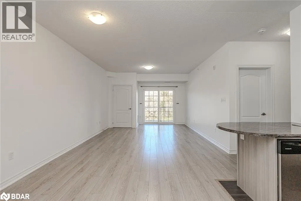 40 FERNDALE Drive S Unit# 209, #209