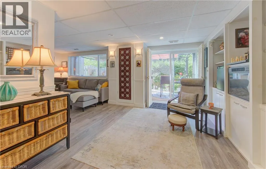 30 GREEN VALLEY Drive Unit# 71, #71