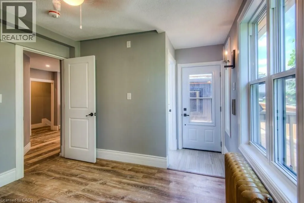 16 WELLINGTON Street N Unit# 2, #2