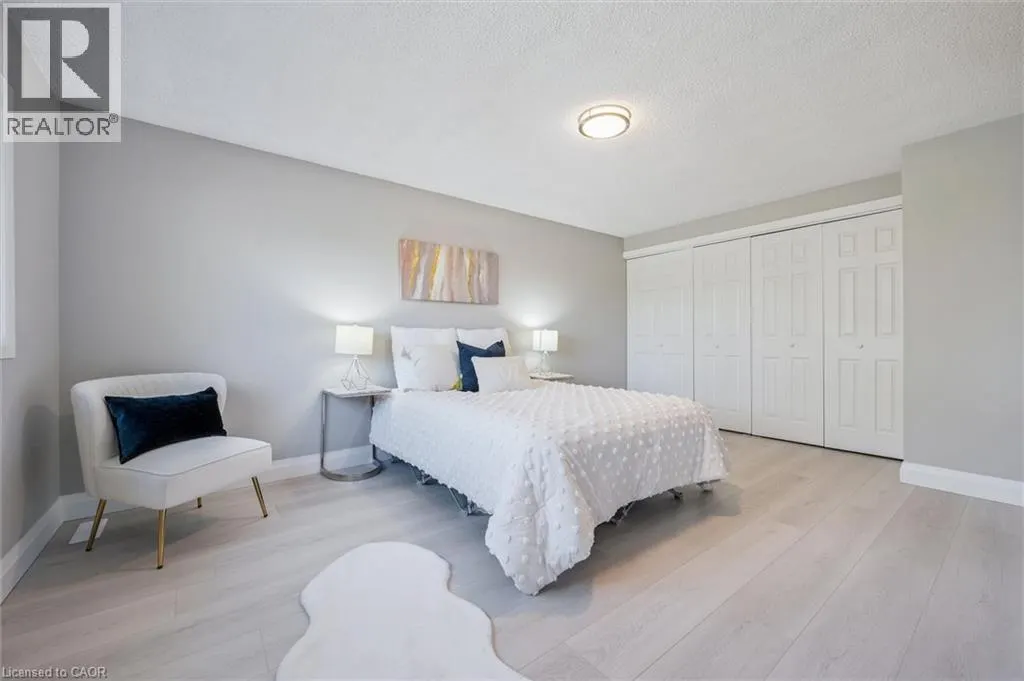 31 PARKLAND Crescent