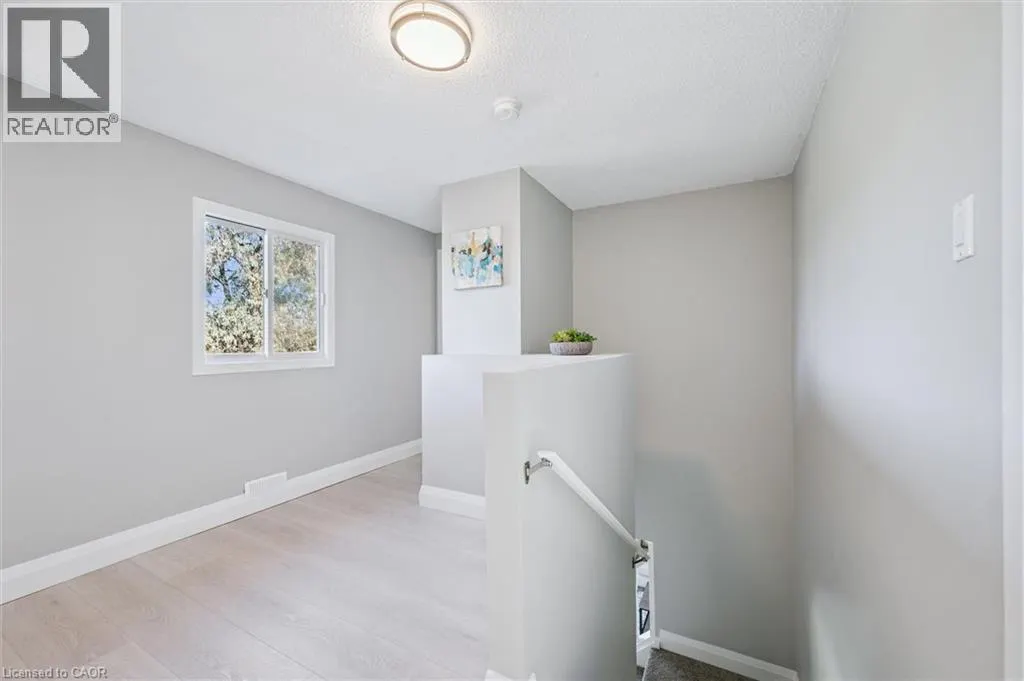 31 PARKLAND Crescent
