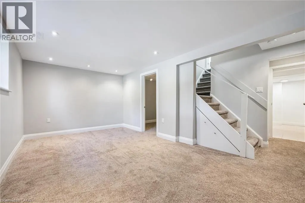 31 PARKLAND Crescent
