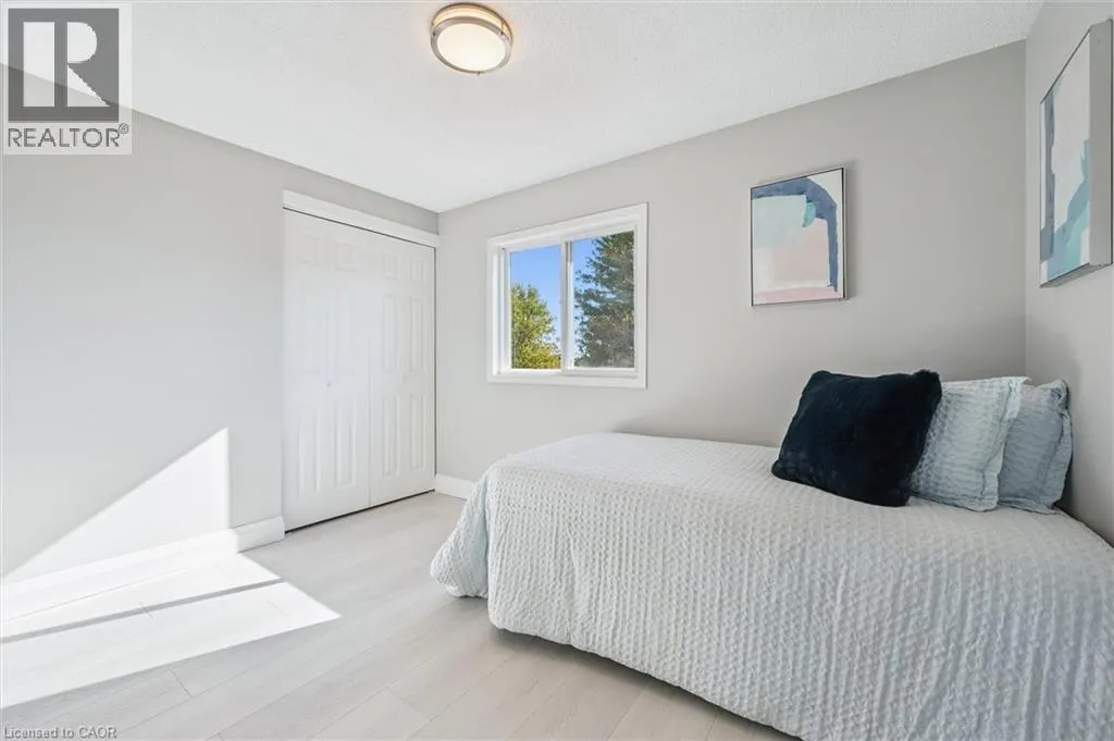31 PARKLAND Crescent