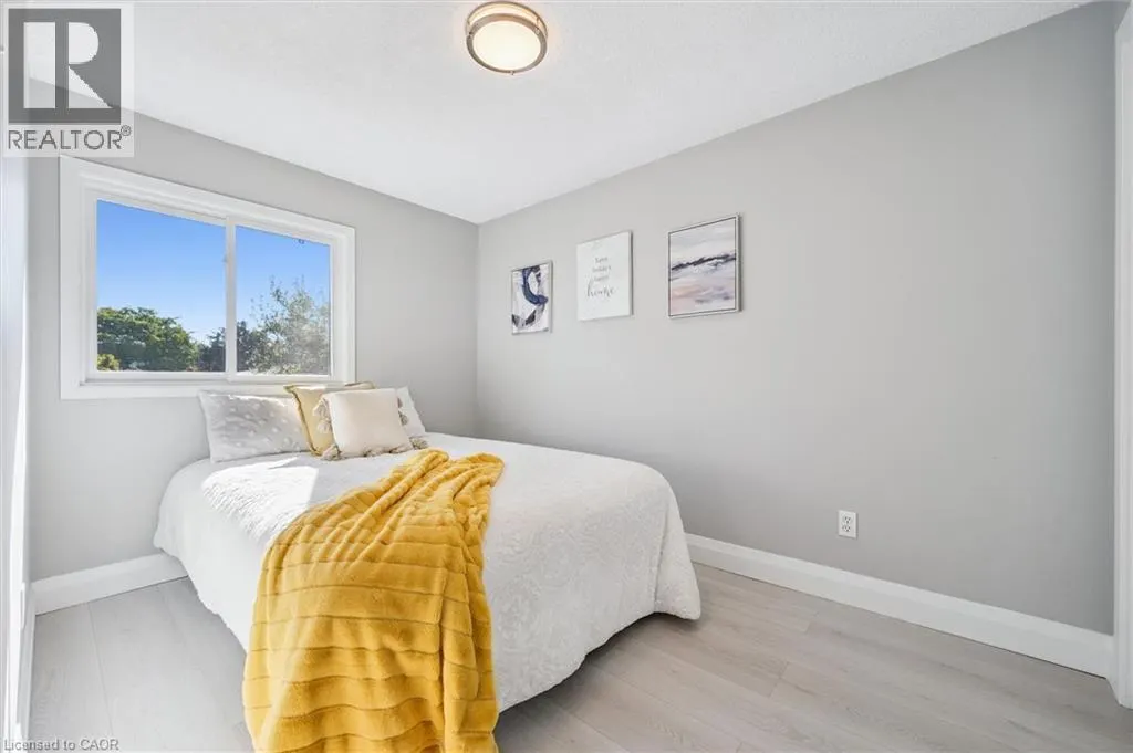 31 PARKLAND Crescent