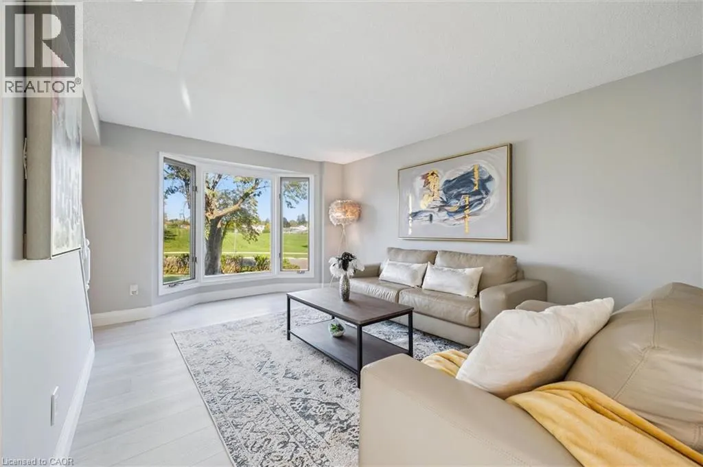 31 PARKLAND Crescent