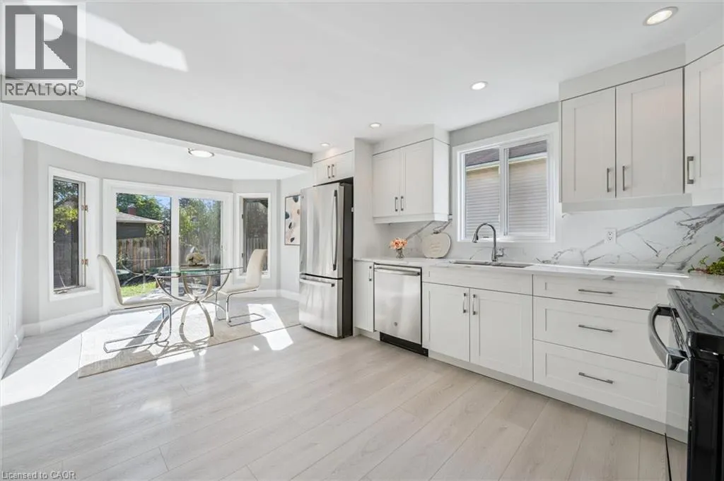 31 PARKLAND Crescent
