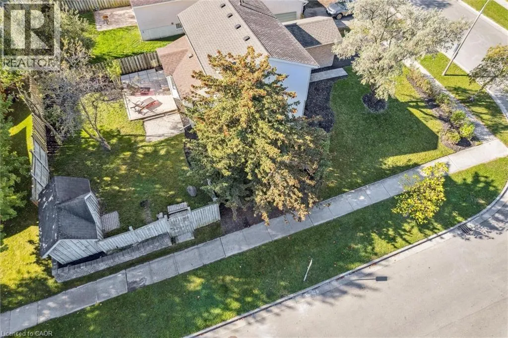 31 PARKLAND Crescent