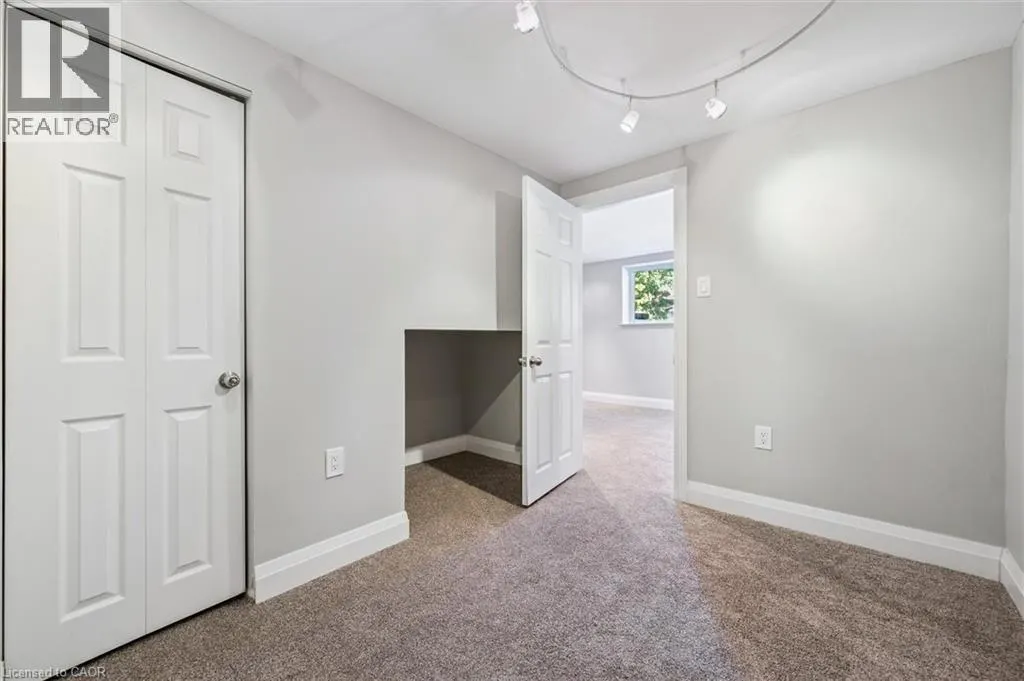 31 PARKLAND Crescent