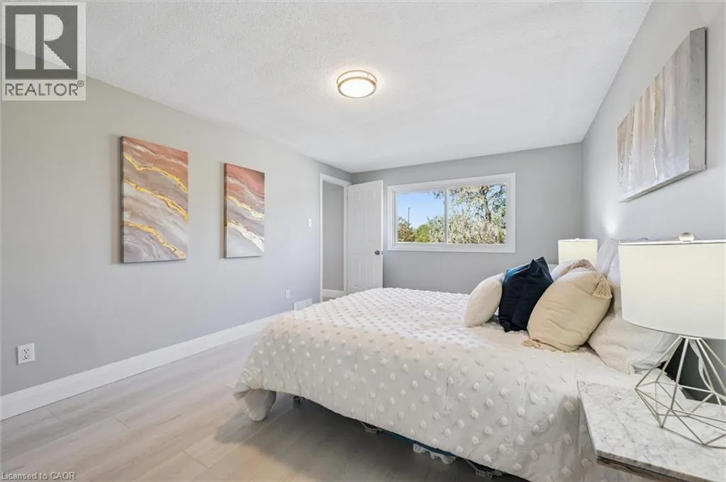 31 PARKLAND Crescent