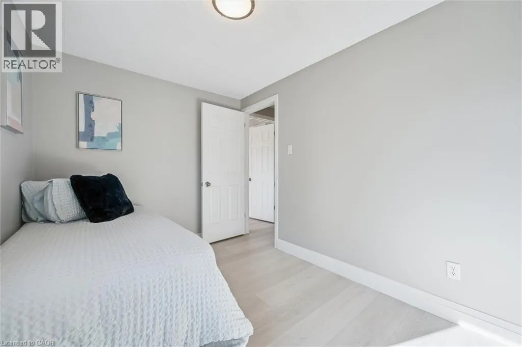 31 PARKLAND Crescent