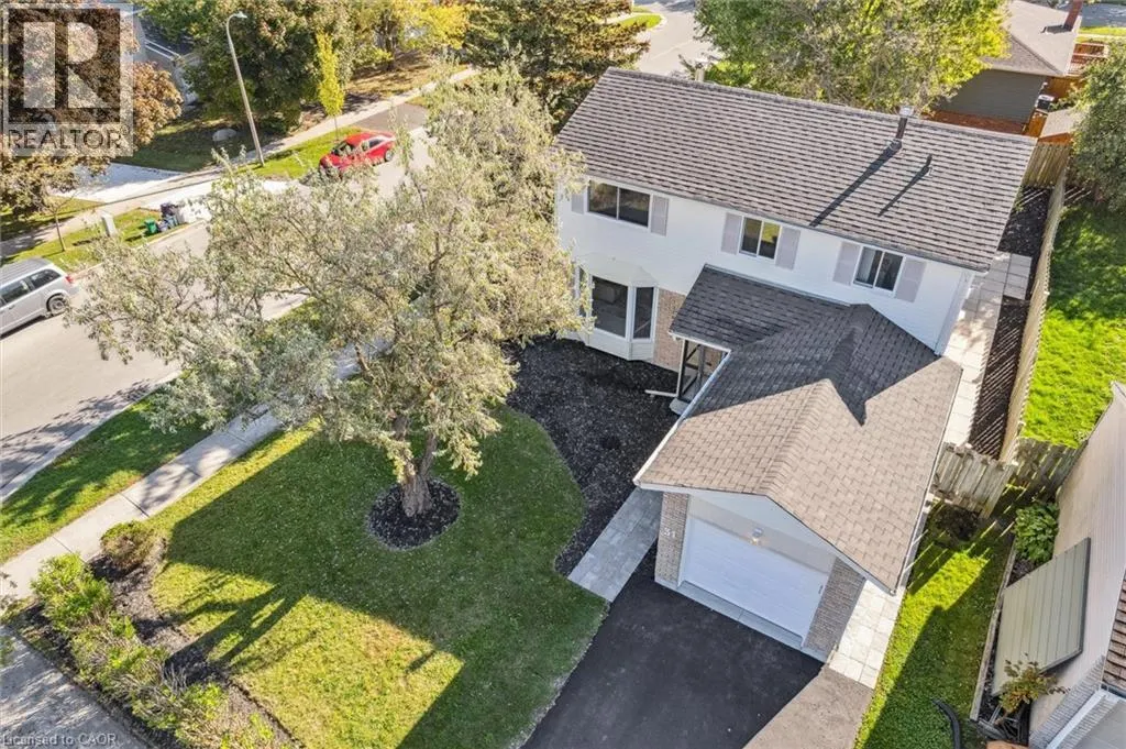 31 PARKLAND Crescent