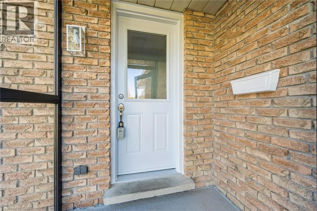 31 PARKLAND Crescent