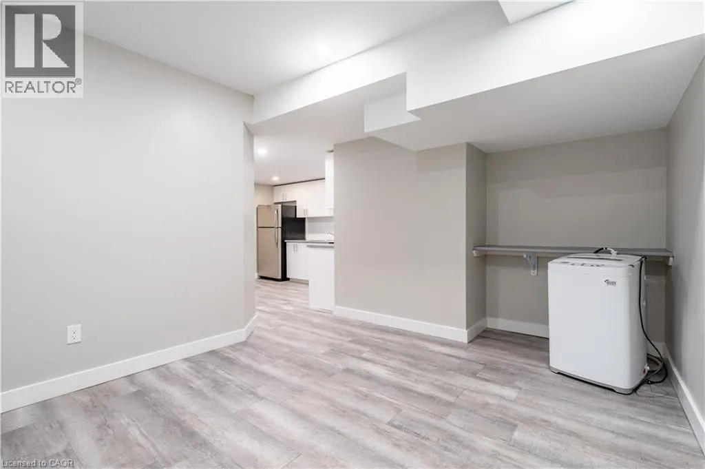 70 VICTORIA Avenue S Unit# 8, #8