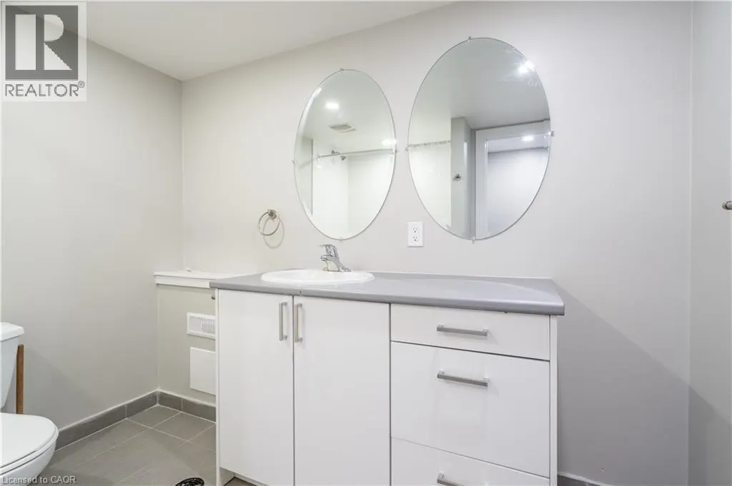 70 VICTORIA Avenue S Unit# 8, #8