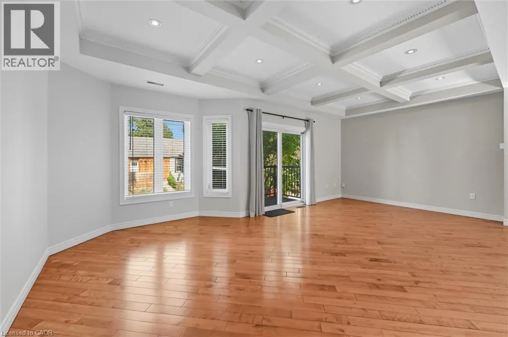88 WOOD Street E