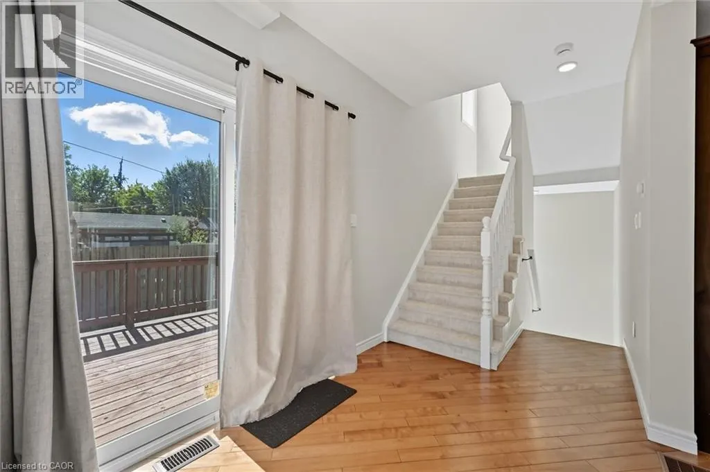 88 WOOD Street E