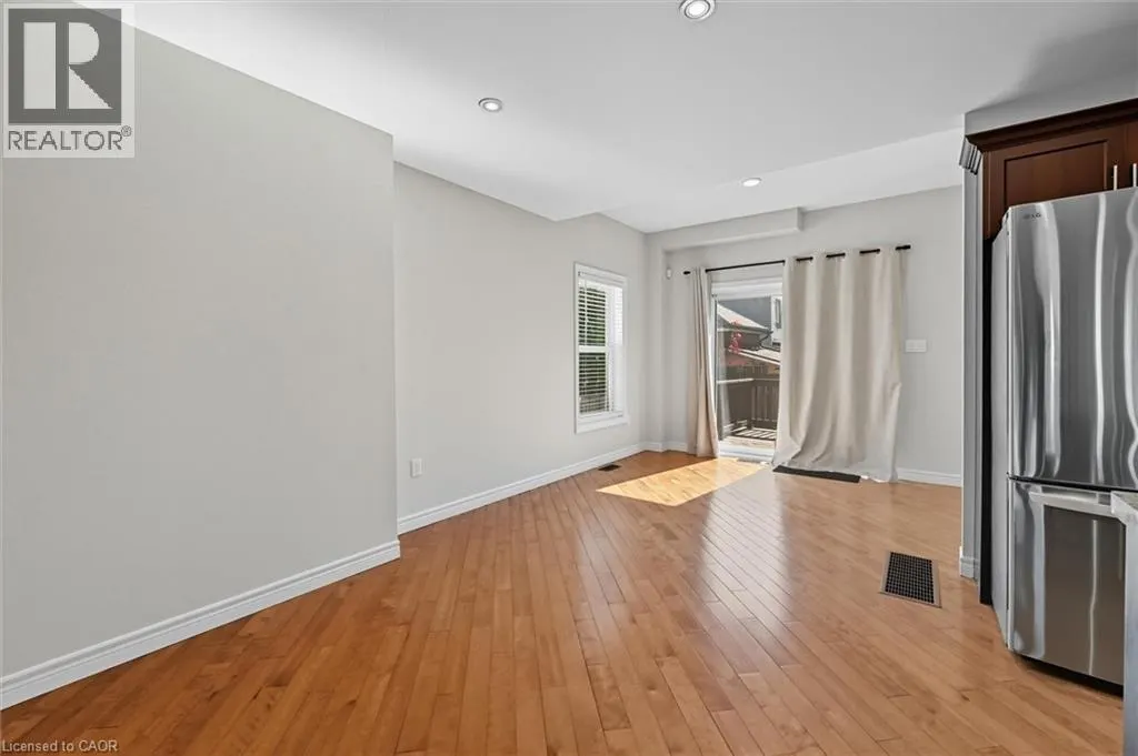 88 WOOD Street E