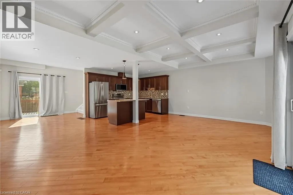 88 WOOD Street E