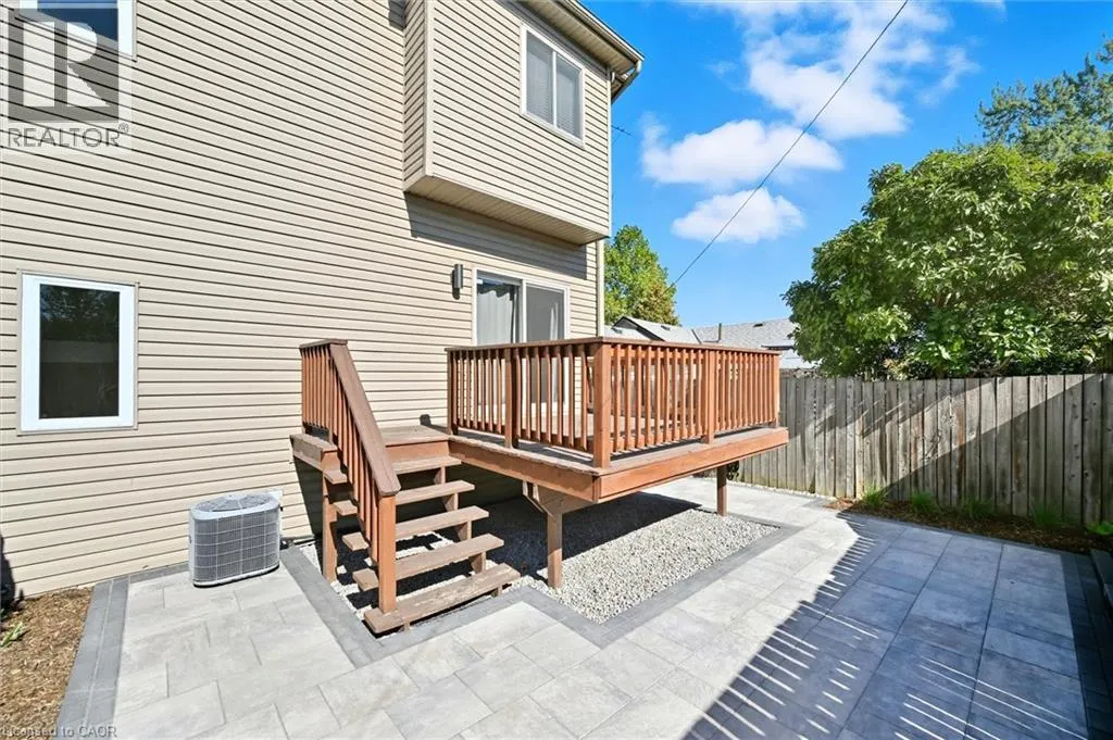 88 WOOD Street E