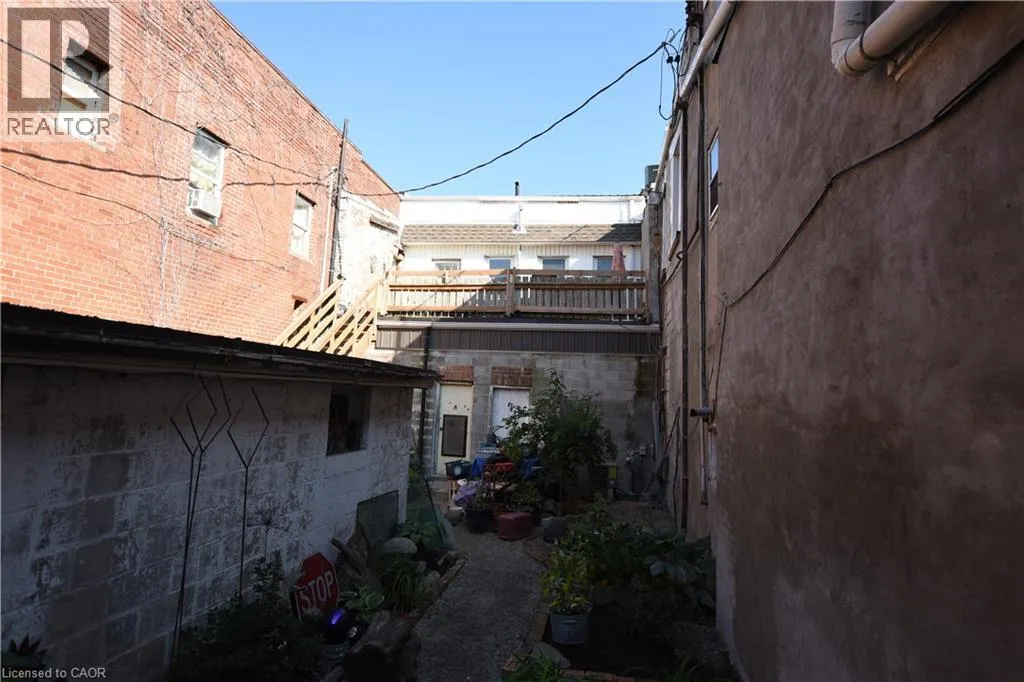 40 & 42 ROBINSON Street