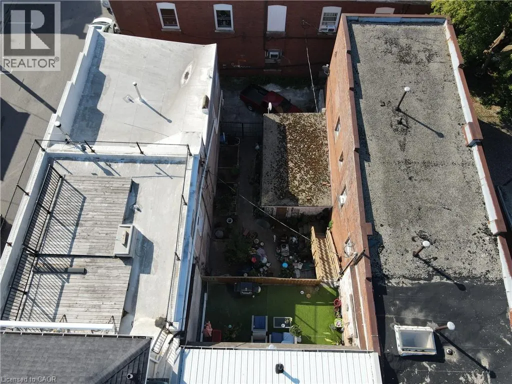 40 & 42 ROBINSON Street
