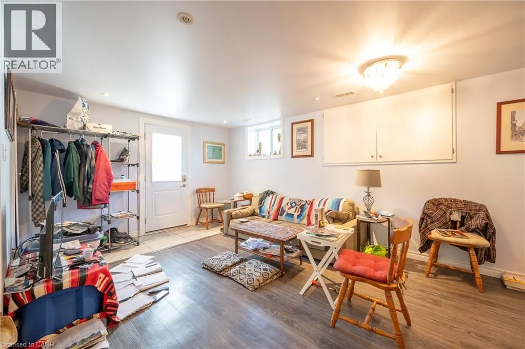 66 BELWOOD Crescent
