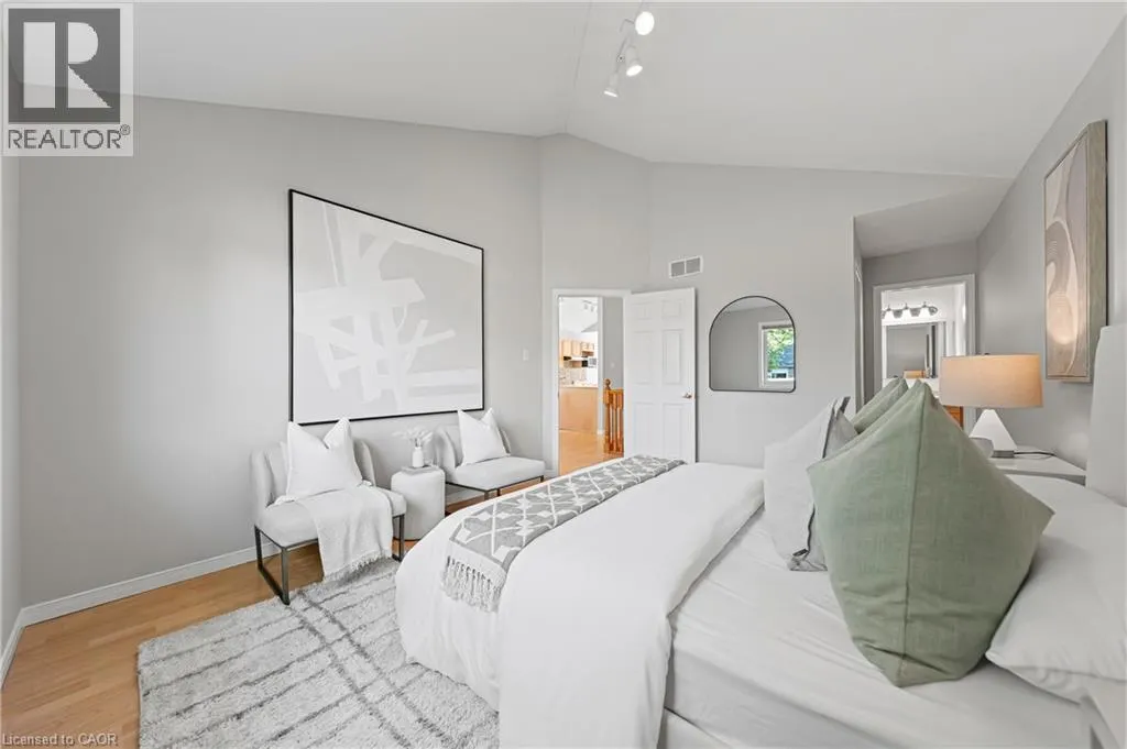 432 SANDBANKS Crescent