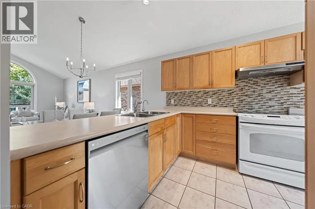 432 SANDBANKS Crescent