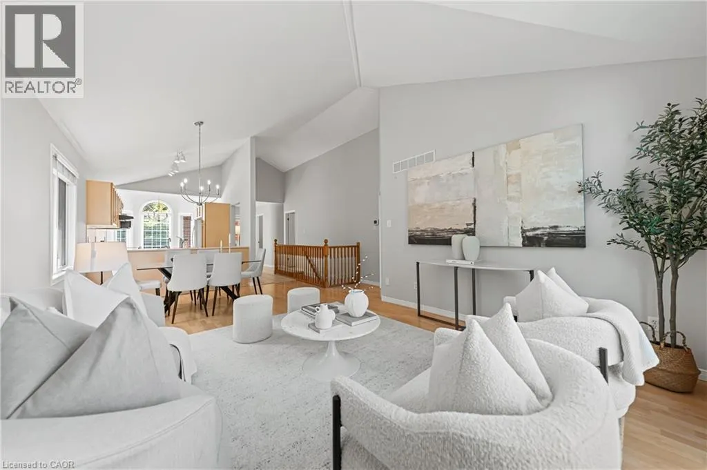 432 SANDBANKS Crescent