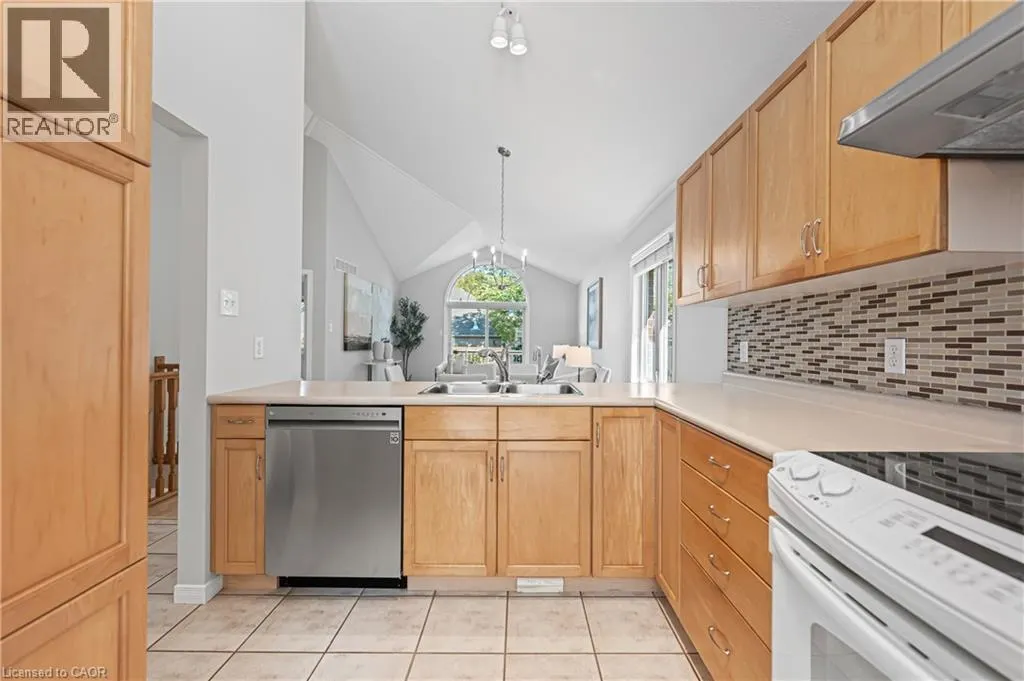 432 SANDBANKS Crescent