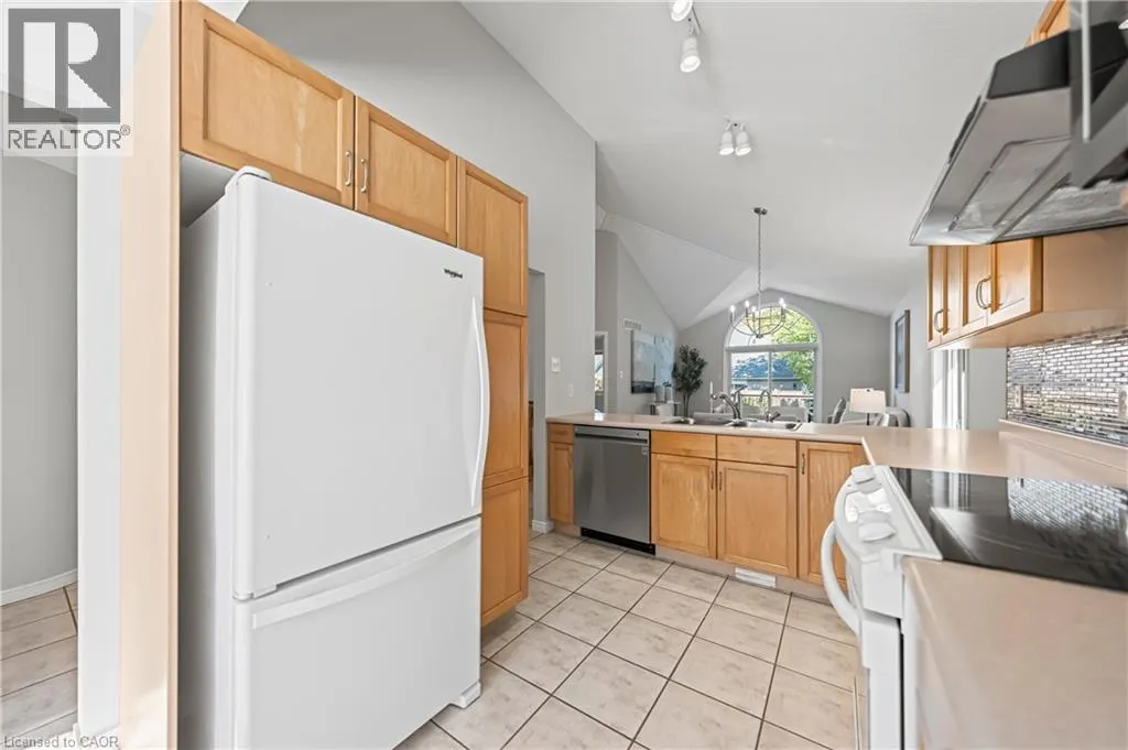 432 SANDBANKS Crescent