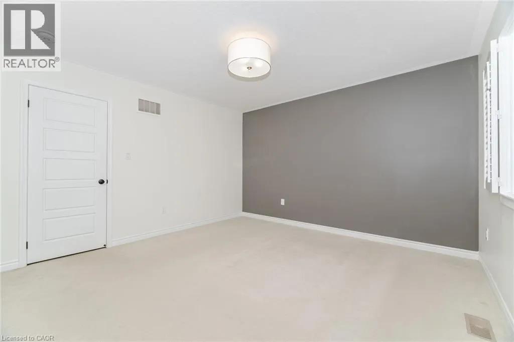 28 PICKETT Place