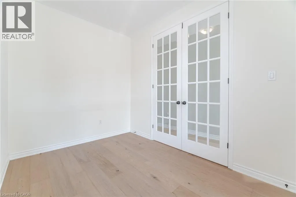 28 PICKETT Place