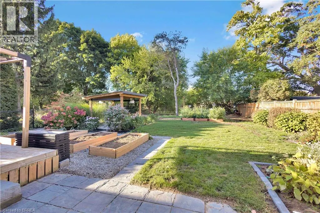 32 HILLIER Crescent