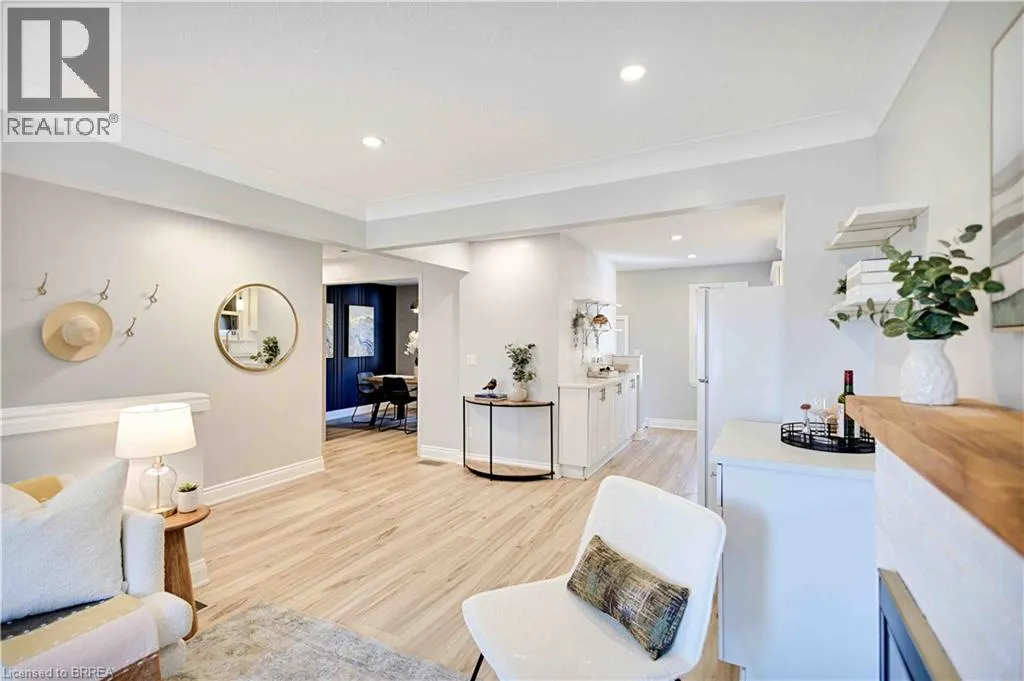 32 HILLIER Crescent