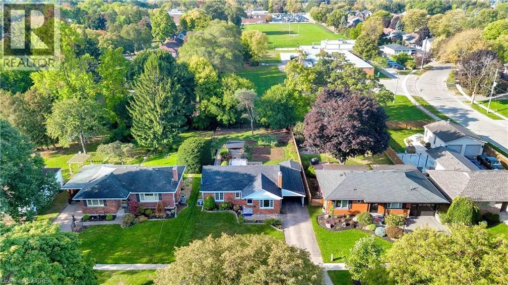 32 HILLIER Crescent