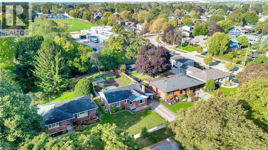 32 HILLIER Crescent