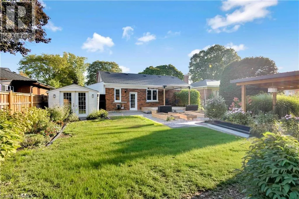 32 HILLIER Crescent