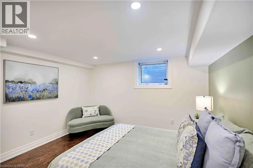 32 HILLIER Crescent