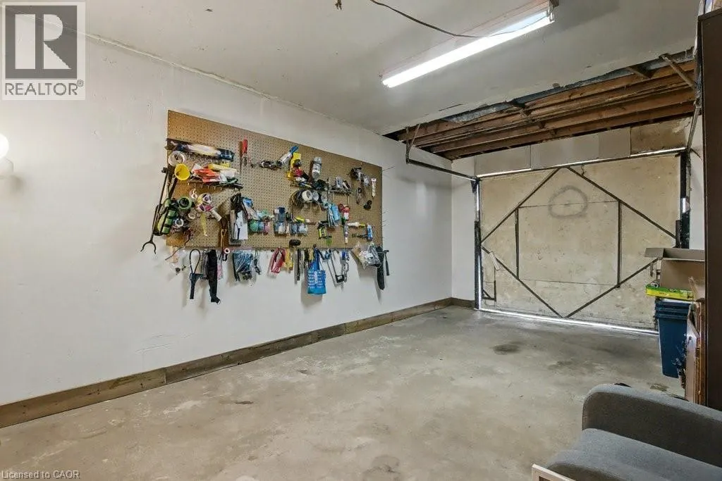 125 INGLESIDE Drive
