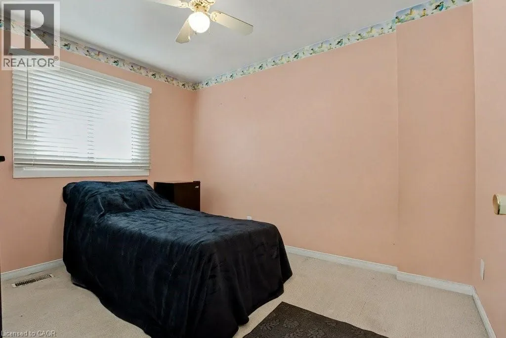 125 INGLESIDE Drive