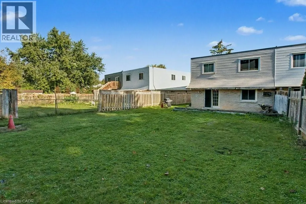 125 INGLESIDE Drive