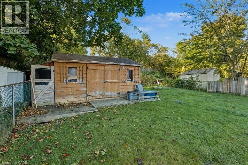125 INGLESIDE Drive