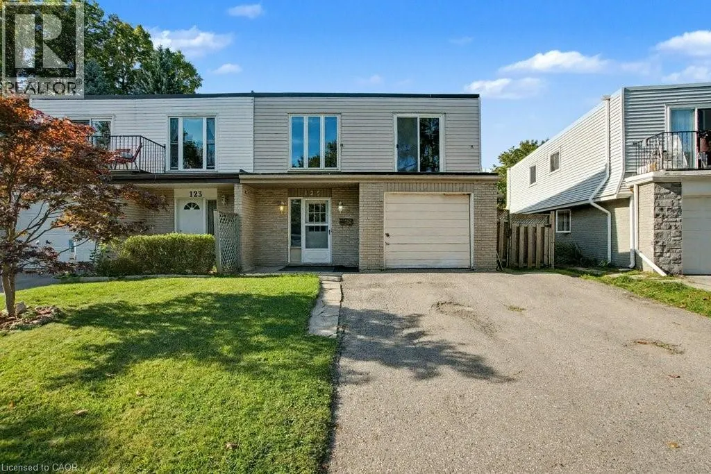 125 INGLESIDE Drive