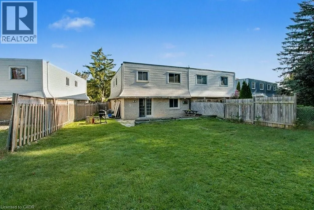 125 INGLESIDE Drive
