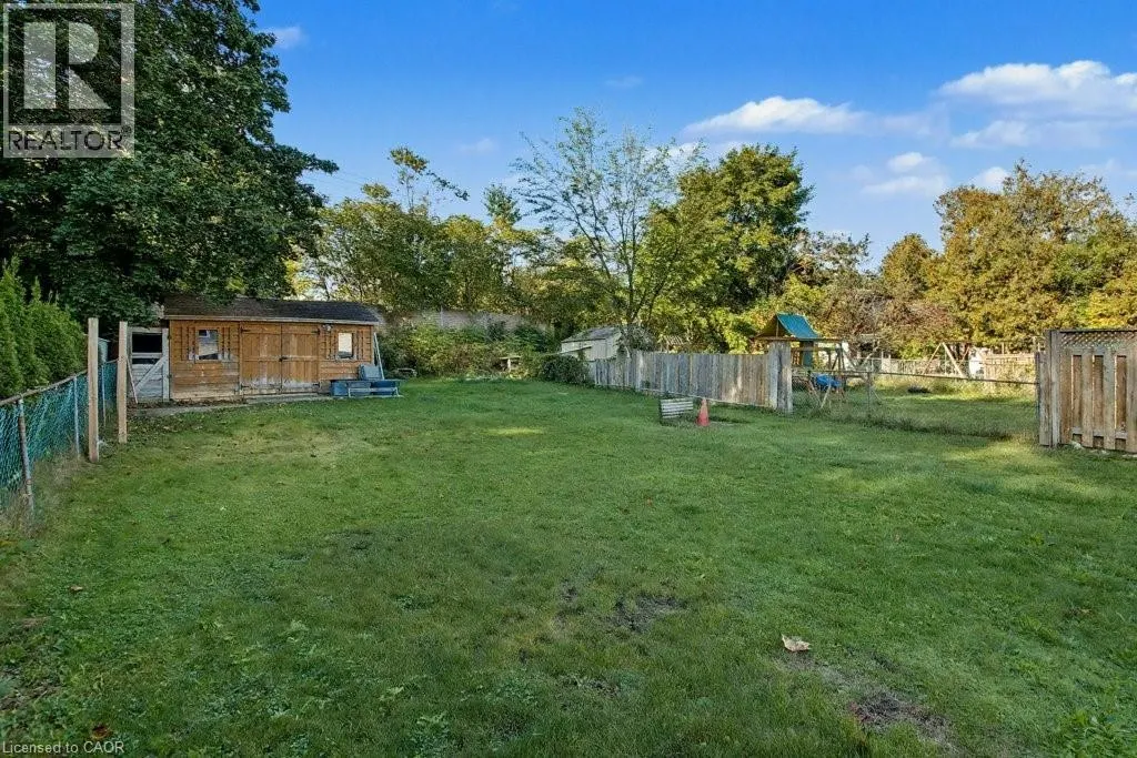 125 INGLESIDE Drive