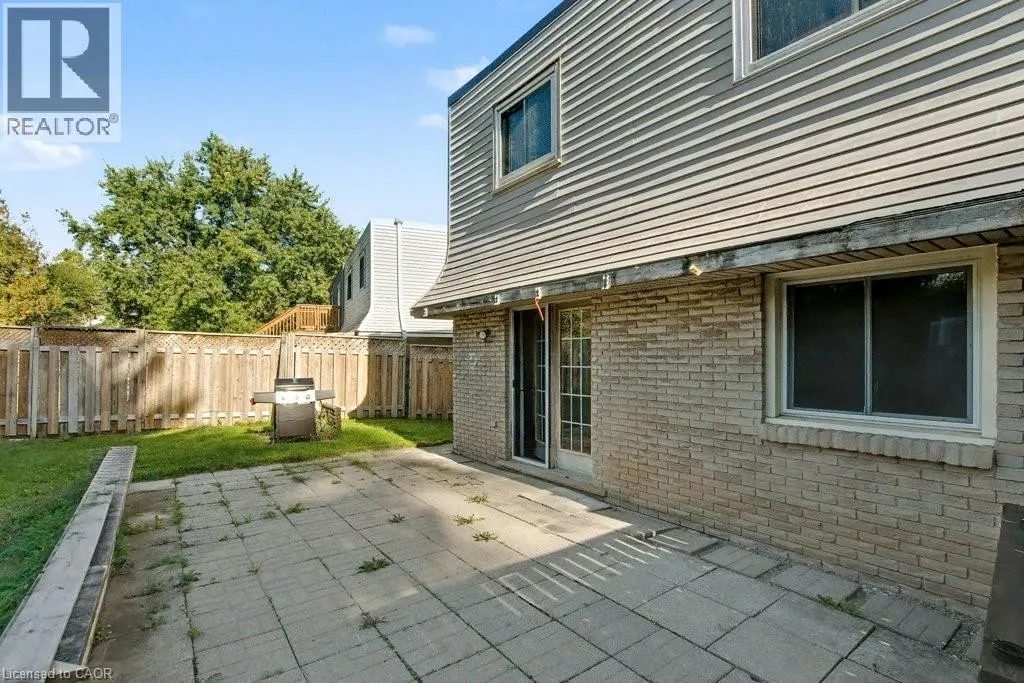125 INGLESIDE Drive