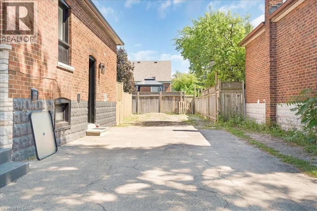 449 UPPER WELLINGTON Street Unit# 1, #1