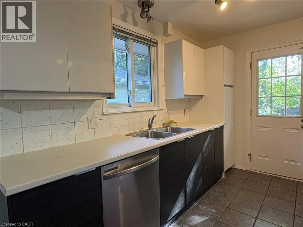 551 FALLINGBROOK Drive