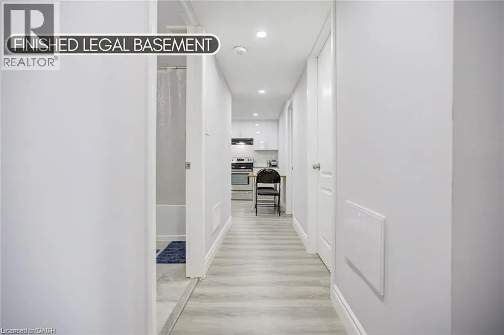 21 SANDSPRINGS Crescent